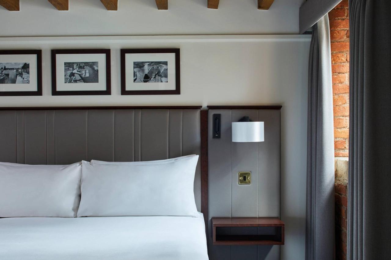 Guest Room 1 King,1361376296:JPEG