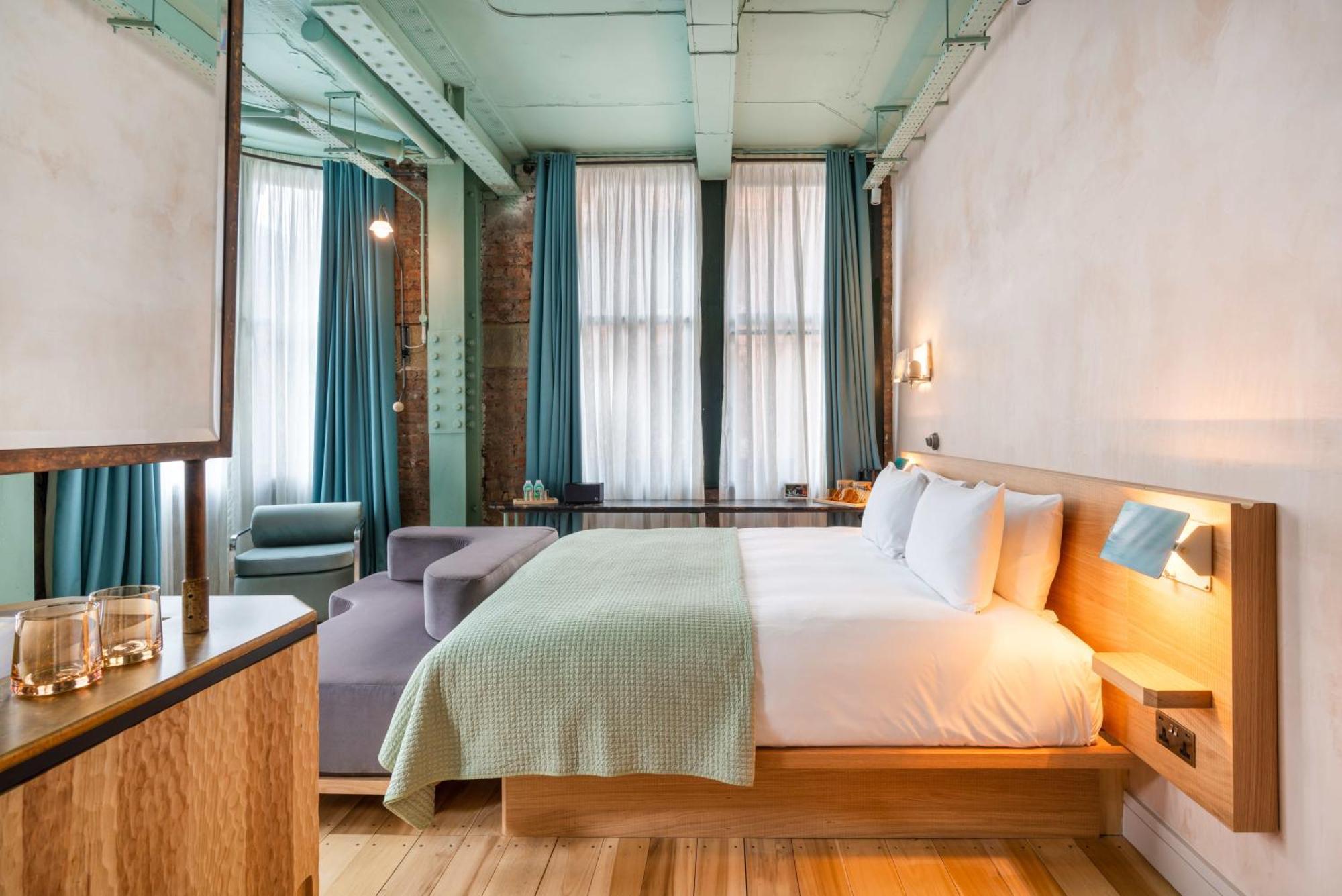 Signature Suite,1437236788:JPEG