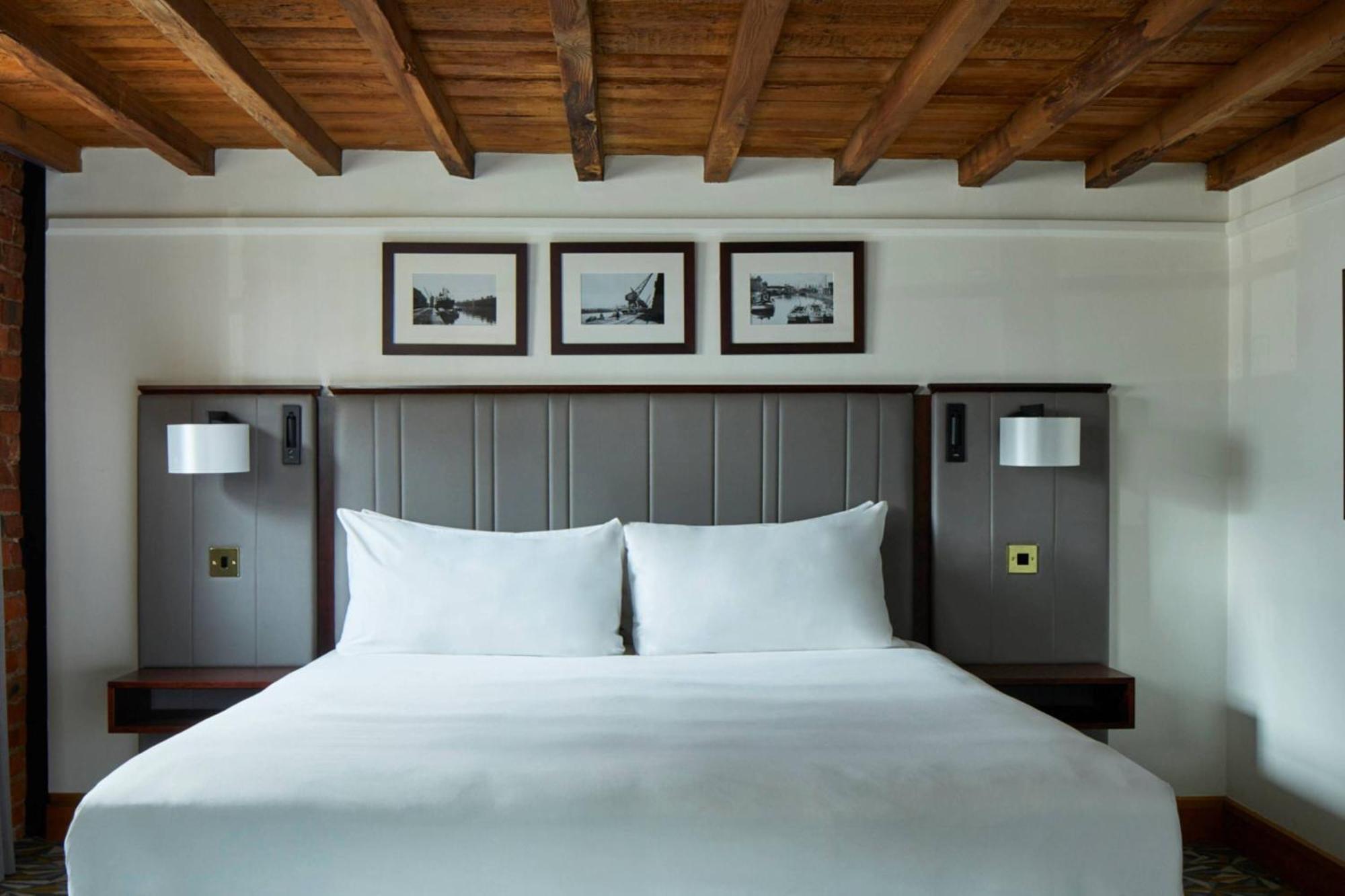1 Bedroom Junior Suite 1 King,1774443026:JPEG