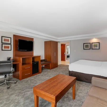 Comfort Inn Manchester Airport-2
